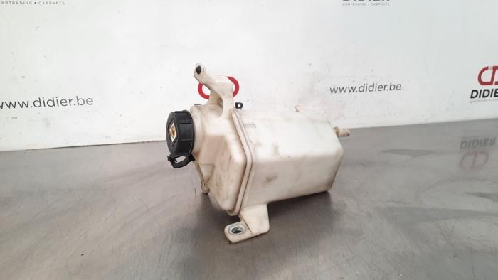 Brake fluid reservoir from a Fiat Ducato (250) 3.0 140 Natural Power 2019