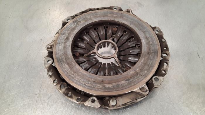 Clutch kit (complete) from a BMW 1 serie (F20) 116d 1.5 12V TwinPower 2017