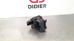 Used Ignition switch Volvo V40 (MV) 1.6 D2 Price € 24,20 Inclusive VAT offered by Autohandel Didier
