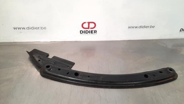 Begagnade Framdelsstöd Volvo V40 (MV) 1.6 D2 Pris € 18,15 Inklusive moms erbjuds av Autohandel Didier