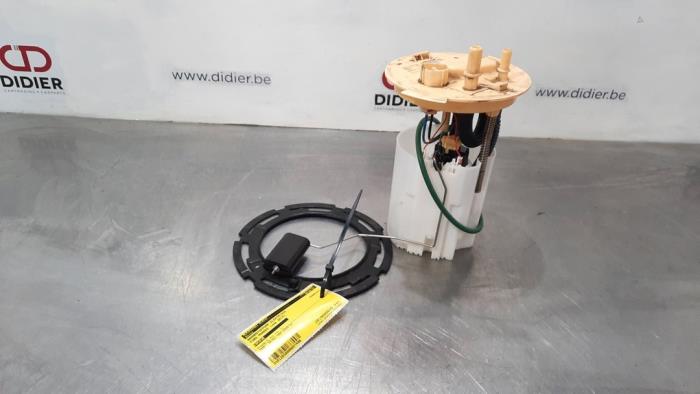 Electric fuel pump from a Ford Mondeo V Wagon 2.0 TDCi 150 16V 2015