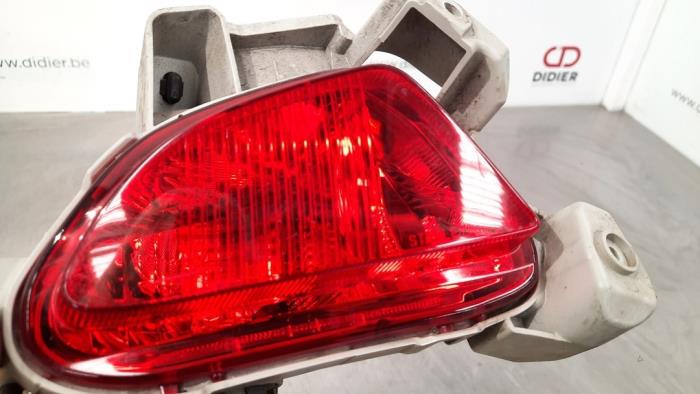 Stoßstangenreflektor links hinten van een Mazda 2 (DJ/DL) 1.5 SkyActiv-G 90 2019