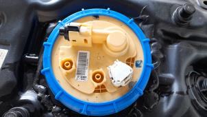 Usados Bomba eléctrica de combustible Toyota Yaris II (P9) 1.4 D-4D Precio € 60,50 IVA incluido ofrecido por Autohandel Didier