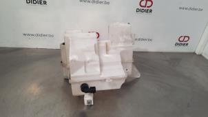 Used Front windscreen washer reservoir Ford Focus 4 1.0 Ti-VCT EcoBoost 12V 125 Price € 30,25 Inclusive VAT offered by Autohandel Didier
