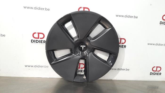 Wheel cover (spare) from a Tesla Model 3 EV AWD 2021