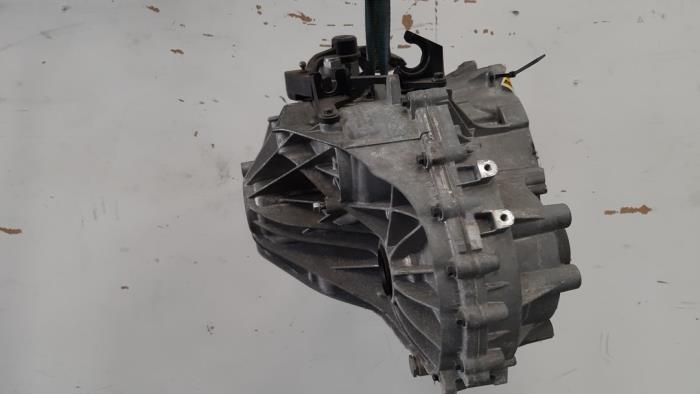 Getriebe van een Volvo V40 (MV) 2.0 D2 16V 2015