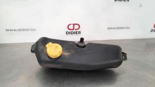 Used Front windscreen washer reservoir Dacia Logan MCV III/Sandero Wagon (SD07) 0.9 TCe 90 12V Price € 30,25 Inclusive VAT offered by Autohandel Didier