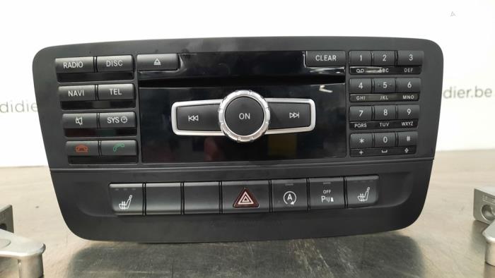 Radio de un Mercedes-Benz A (W176) 1.6 A-180 16V 2015