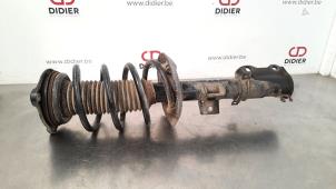 Used Fronts shock absorber, left Mercedes Vito (639.7) 2.2 110 CDI 16V Euro 5 Price € 163,35 Inclusive VAT offered by Autohandel Didier