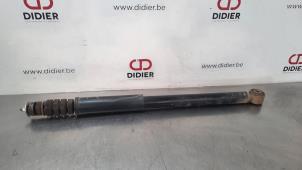Used Rear shock absorber, right Dacia Duster (HS) 1.5 dCi Price € 30,25 Inclusive VAT offered by Autohandel Didier