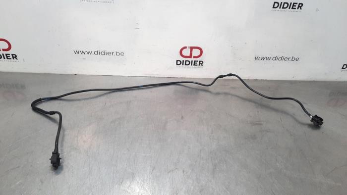 Usagé Conduit (divers) Peugeot 5008 II (M4/MC/MJ/MR) 2.0 BlueHDi 180 16V Prix € 12,10 Prix TTC proposé par Autohandel Didier