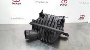 Usados Cuerpo de filtro de aire BMW X1 (F48) sDrive 16d 1.5 12V TwinPower Precio € 181,50 IVA incluido ofrecido por Autohandel Didier