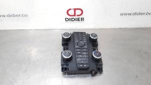 Used Radio control panel Volvo S40 (MS) 1.6 D 16V Price € 96,80 Inclusive VAT offered by Autohandel Didier