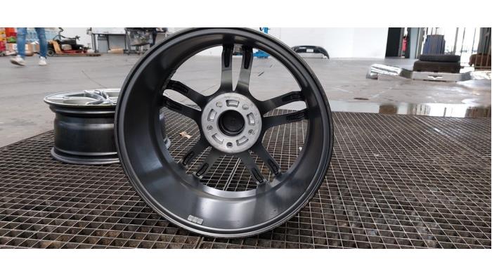 Wheel from a BMW 1 serie (F20) 114d 1.5 12V TwinPower 2017