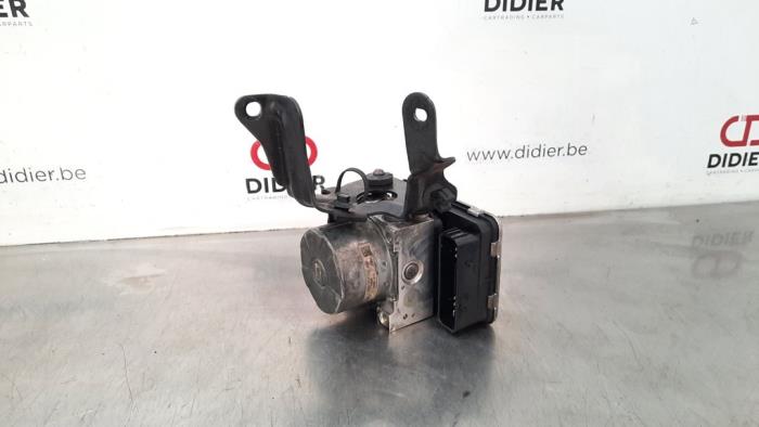 Begagnade ABS-pump Ford Focus 4 1.5 EcoBoost 12V 182 Pris € 163,35 Inklusive moms erbjuds av Autohandel Didier