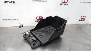 Usagé Boîtier de batterie Mazda 2 (DJ/DL) 1.5 SkyActiv-G 90 Prix € 54,45 Prix TTC proposé par Autohandel Didier