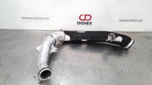 Usagé Tube intercooler Mercedes C (W205) C-200d 1.6 Turbo 16V Prix € 48,40 Prix TTC proposé par Autohandel Didier