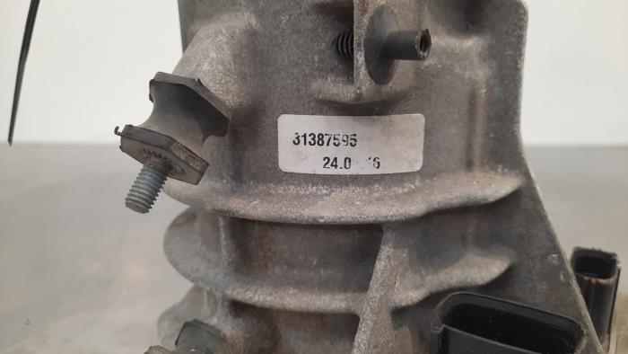 Power steering pump from a Volvo S80 (AR/AS) 2.0 D4 16V 2016