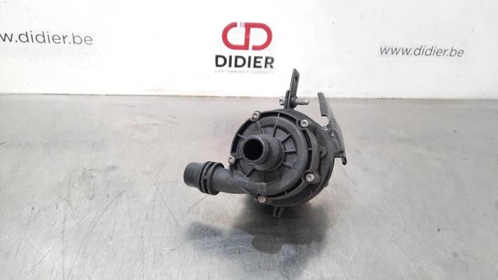 Begagnade Extra vattenpump Mercedes GLC (X253) 2.2 220d 16V BlueTEC 4-Matic Pris € 102,85 Inklusive moms erbjuds av Autohandel Didier