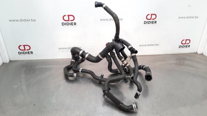 416bea98-b792-4f67-b8b4-  