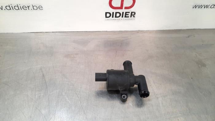 Begagnade Extra vattenpump Audi RS 6 Avant (C7) 4.0 V8 TFSI 32V Pris € 24,20 Inklusive moms erbjuds av Autohandel Didier