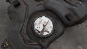 Used Electric fuel pump Renault Clio V (RJAB) 1.3 TCe 130 16V Price € 96,80 Inclusive VAT offered by Autohandel Didier