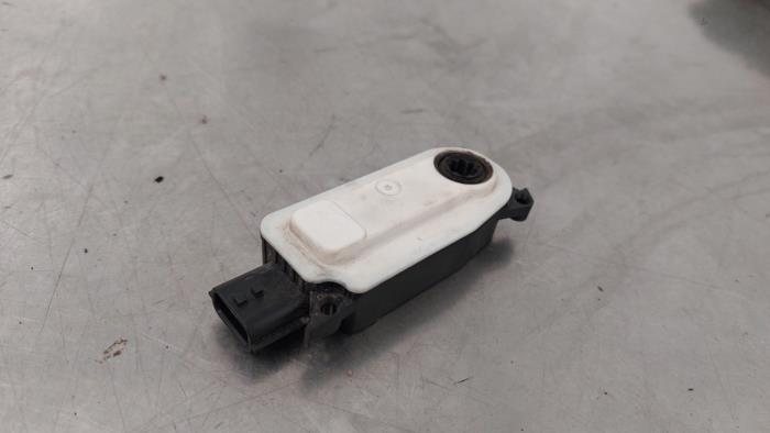 Sensor (other) from a Renault Clio V (RJAB) 1.3 TCe 130 16V 2019