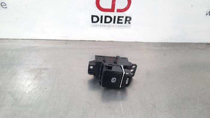 Gebrauchte Handbremse Schalter BMW 5 serie Touring (G31) 518d 2.0 TwinPower Turbo 16V Mild Hybrid Preis € 30,25 Mit Mehrwertsteuer angeboten von Autohandel Didier