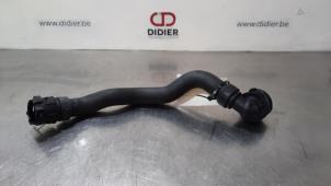 Used Radiator hose Peugeot 308 SW (L4/L9/LC/LJ/LR) 1.2 12V e-THP PureTech 110 Price € 18,15 Inclusive VAT offered by Autohandel Didier