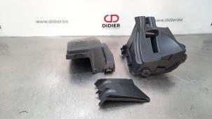 Usados Caja de fusibles Dacia Duster (SR) 1.0 TCE 12V Precio € 30,25 IVA incluido ofrecido por Autohandel Didier