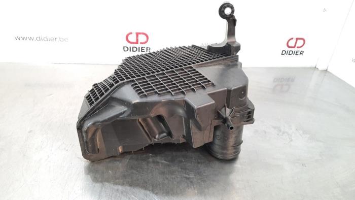 Air box from a Dacia Duster (SR) 1.0 TCE 12V 2020