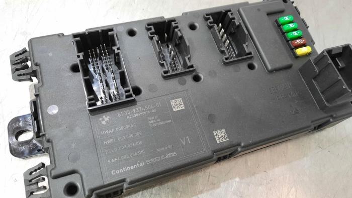 Boîte à fusibles BMW 1 serie 116d 1.5 12V TwinPower - 61359374506