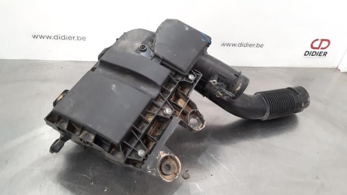 Begagnade Luftfilterhus Peugeot Rifter (ER/EC/EZ) 1.5 BlueHDi 130 Pris € 48,40 Inklusive moms erbjuds av Autohandel Didier