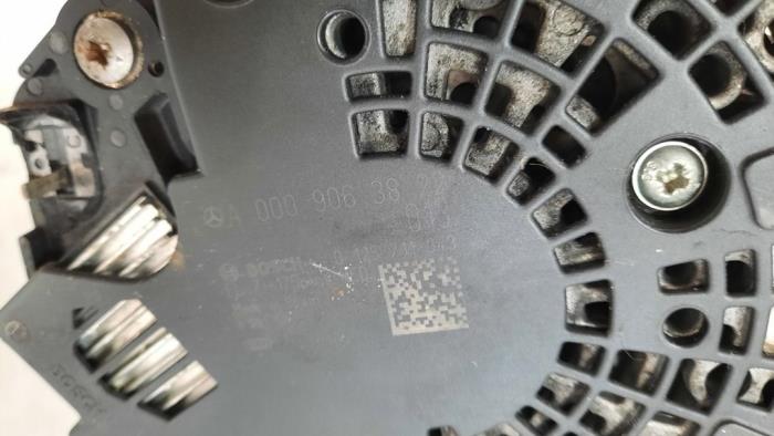 Dynamo from a Mercedes-Benz A (W176) 1.5 A-160 CDI, A-160d 16V 2017