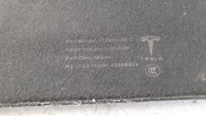 Kofferraum Matte van een Tesla Model 3 EV AWD 2021