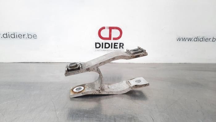 Used Engine mount Volvo XC60 II (UZ) 2.0 D4 16V Price € 24,20 Inclusive VAT offered by Autohandel Didier
