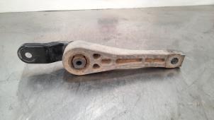 Engine mount from a Volkswagen Caddy IV 2.0 TDI 102 2018