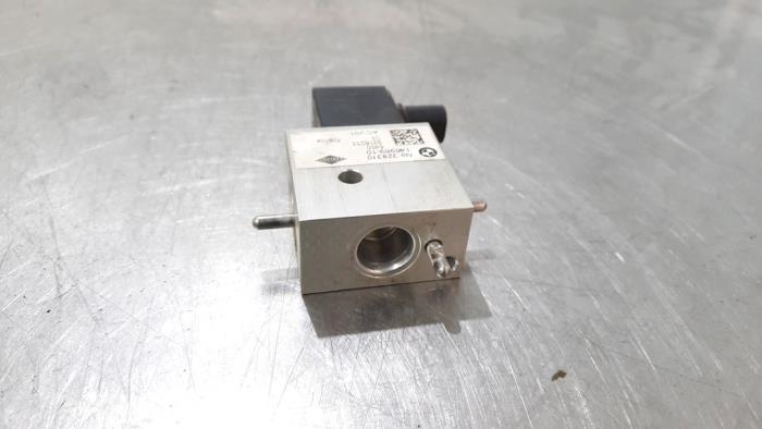 AC expansion valve from a BMW 3 serie (F30) 330e 2017