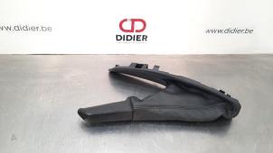 Used Parking brake lever cover BMW 1 serie (E82) 120d 16V Price € 24,20 Inclusive VAT offered by Autohandel Didier
