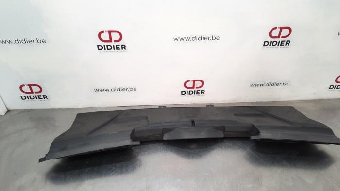 Begagnade Lufttratt BMW 1 serie (E82) 120d 16V Pris € 30,25 Inklusive moms erbjuds av Autohandel Didier