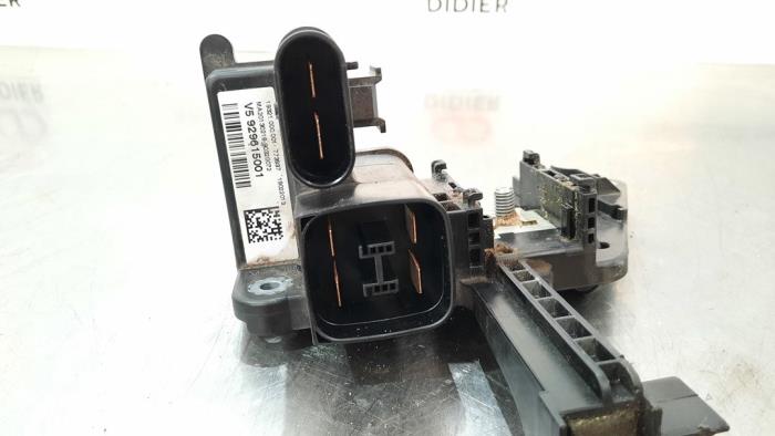 Stromverteiler van een BMW 1 serie (F20) 116d 1.6 16V Efficient Dynamics 2013