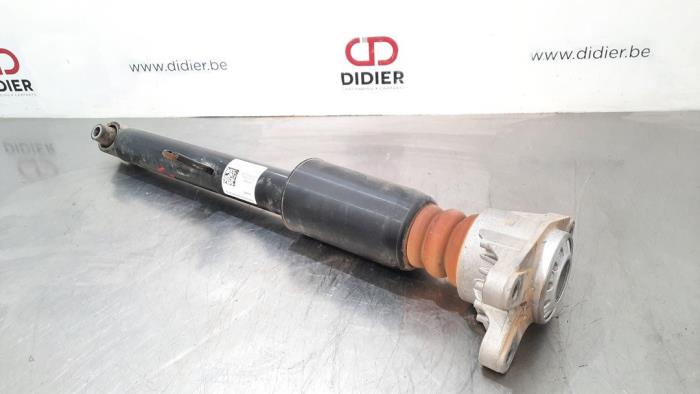 Rear shock absorber, left from a BMW 3 serie (G20) 316d 2.0 TwinPower Turbo 16V 2021