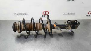 Used Front shock absorber, right Renault Captur II (RJB) 1.6 E-Tech Plug-in Hybrid 160 Price € 90,75 Inclusive VAT offered by Autohandel Didier