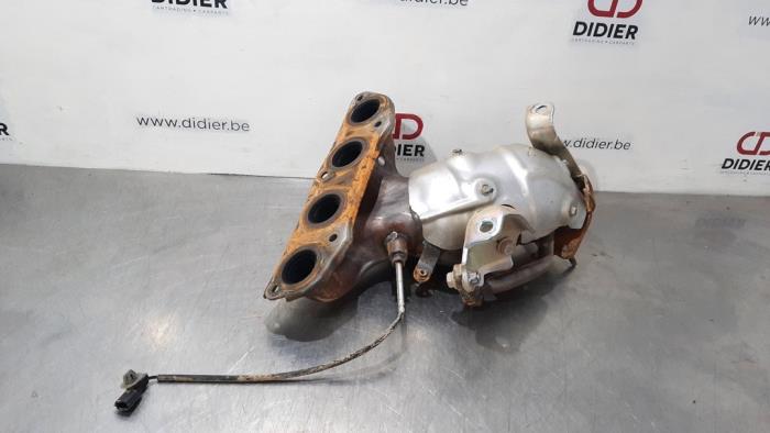 Exhaust manifold + catalyst from a Renault Captur II (RJB) 1.6 E-Tech Plug-in Hybrid 160 2021