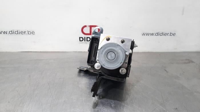 Begagnade ABS-pump Peugeot 3008 II (M4/MC/MJ/MR) 1.6 BlueHDi 115 Pris € 332,75 Inklusive moms erbjuds av Autohandel Didier