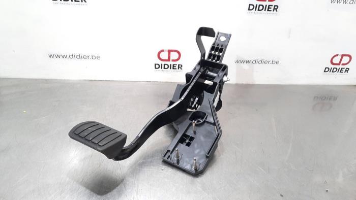 Używane Pedal hamulca Toyota ProAce 2.0 D-4D 177 16V Worker Cena € 42,35 Z VAT oferowane przez Autohandel Didier