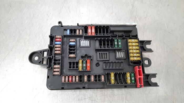 Fuse box BMW 1 serie 116d 1.6 16V Efficient Dynamics - 926111103