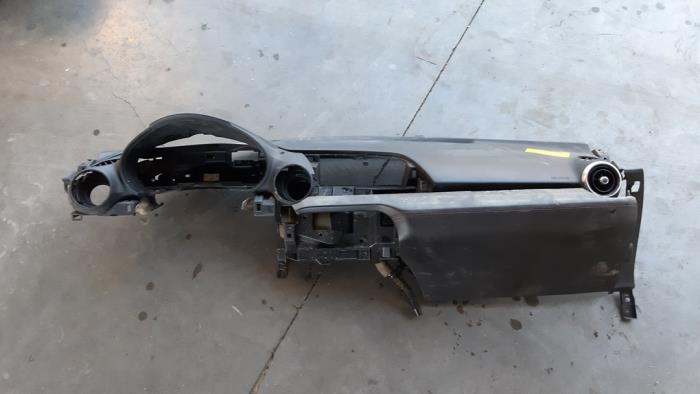Usados Salpicadero Mazda MX-5 (ND) 1.5 Skyactiv G-131 16V Precio € 199,65 IVA incluido ofrecido por Autohandel Didier