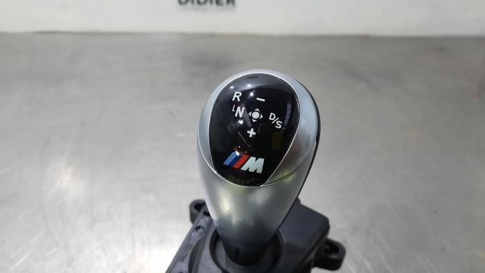 Palanca de cambios de un BMW 3 serie (F30) M3 3.0 24V Turbo Competition Package 2016