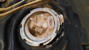 Usados Bomba eléctrica de combustible Volkswagen Polo VI (AW1) 1.0 12V BlueMotion Technology Precio € 96,80 IVA incluido ofrecido por Autohandel Didier